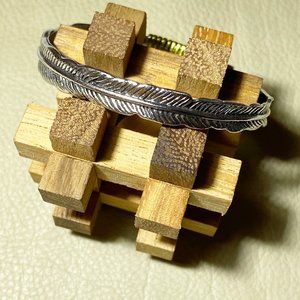 FEATHER BRACELET